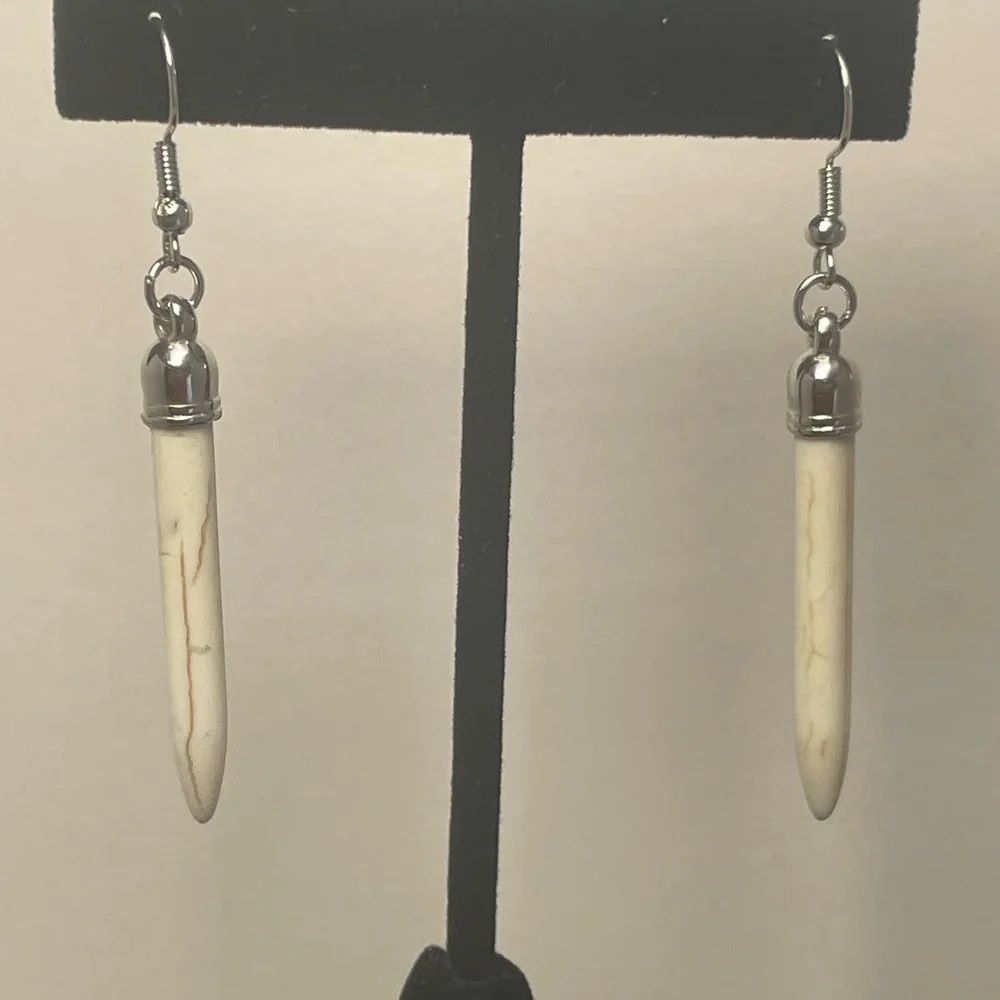 Stone Age A-Lister - white - Paparazzi necklace and matching Earrings